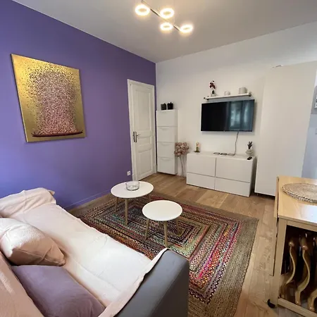 Pretty Purple Clichy